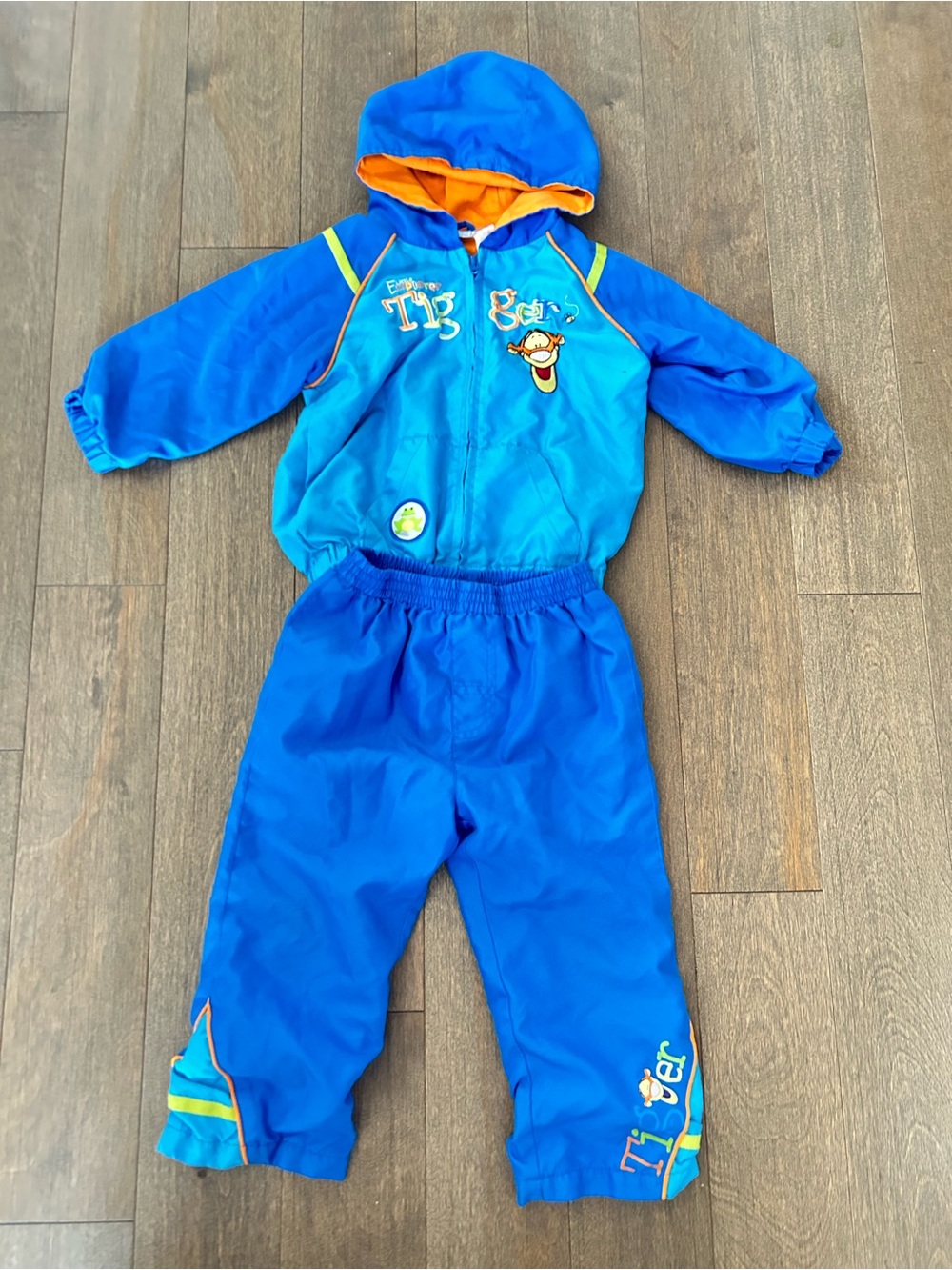 VTG Disney tigger Kids Two-Piece set size 24M